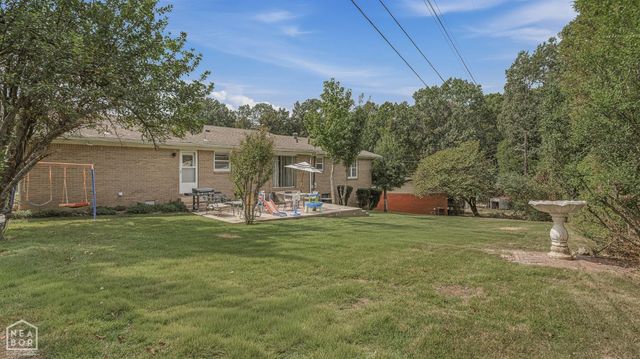 1509 Crestview Dr, Paragould, AR 72450