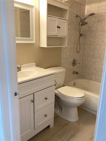 3840 N LAKE DRIVE 126, Tampa, FL 33614