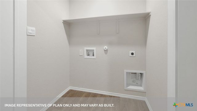 204 SURREY OAKS, Maxwell, TX 78656