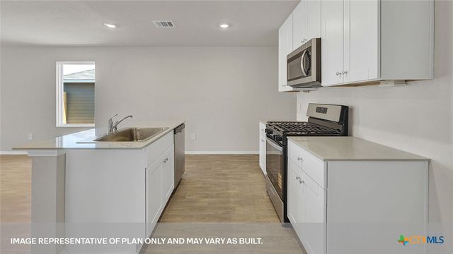 204 SURREY OAKS, Maxwell, TX 78656