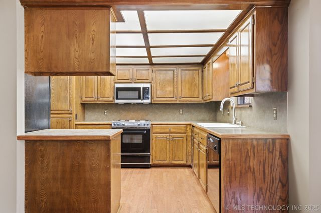 3211 S Bermuda Drive, Sand Springs, OK 74063