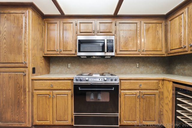 3211 S Bermuda Drive, Sand Springs, OK 74063