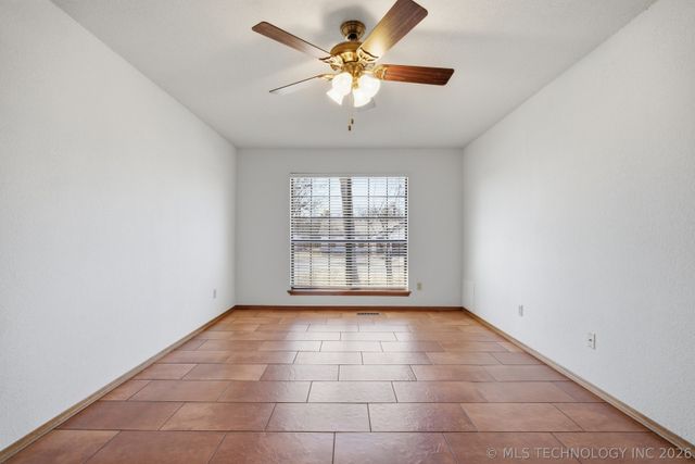 3211 S Bermuda Drive, Sand Springs, OK 74063