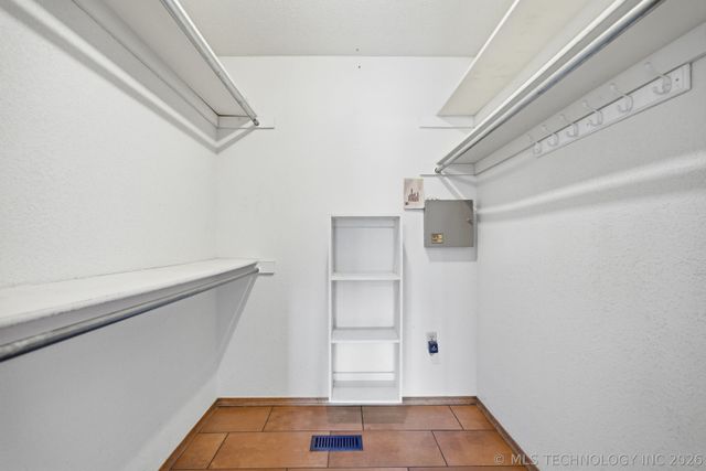 3211 S Bermuda Drive, Sand Springs, OK 74063