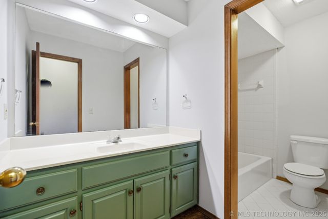 3211 S Bermuda Drive, Sand Springs, OK 74063