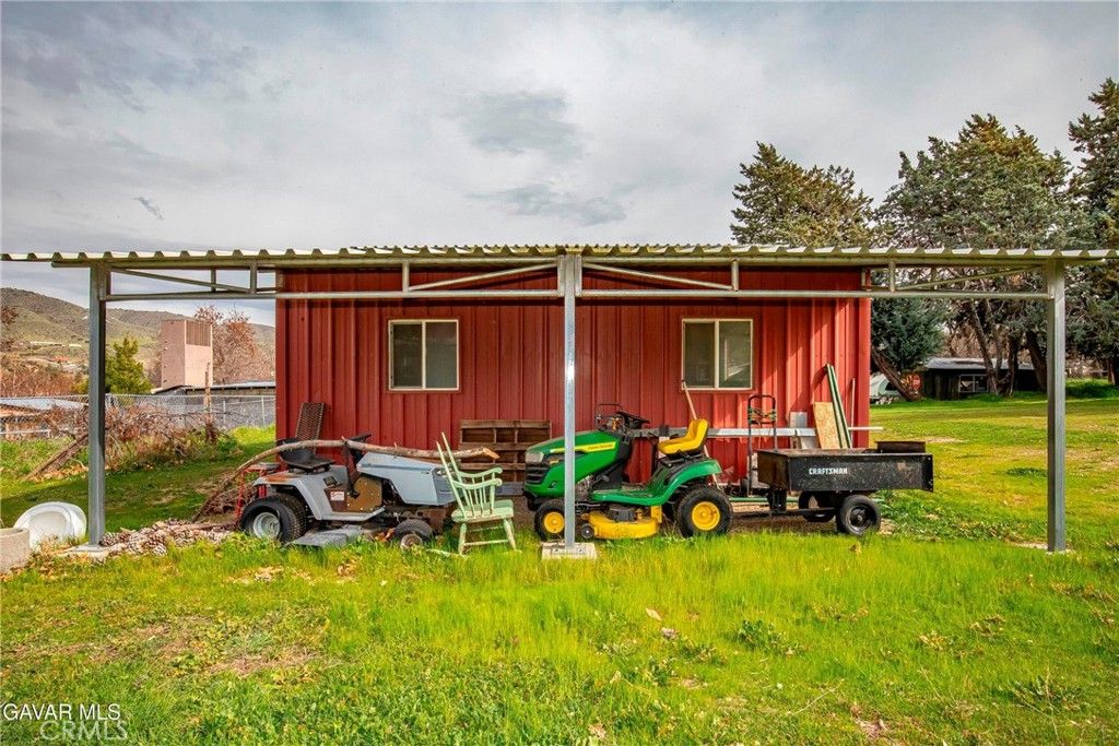 Image 39 of property listing at 40115 87th W, Leona Valley, CA 93551