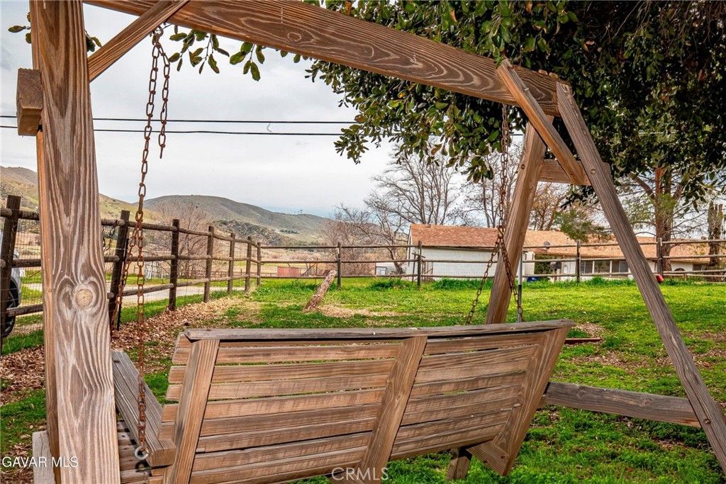 Image 44 of property listing at 40115 87th W, Leona Valley, CA 93551