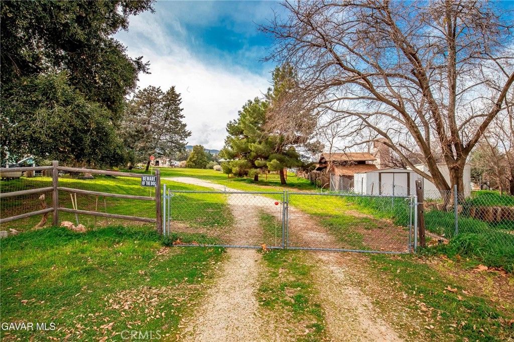 Image 45 of property listing at 40115 87th W, Leona Valley, CA 93551