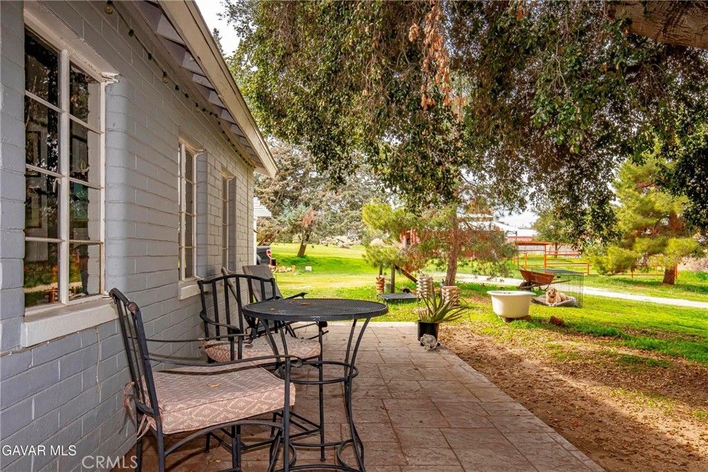 Image 6 of property listing at 40115 87th W, Leona Valley, CA 93551