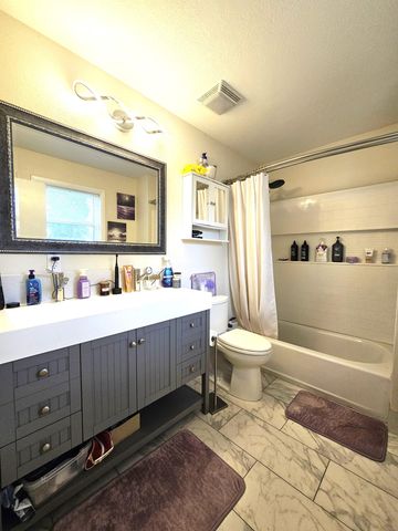 1967 S St Charles Avenue, Springfield, MO 65804