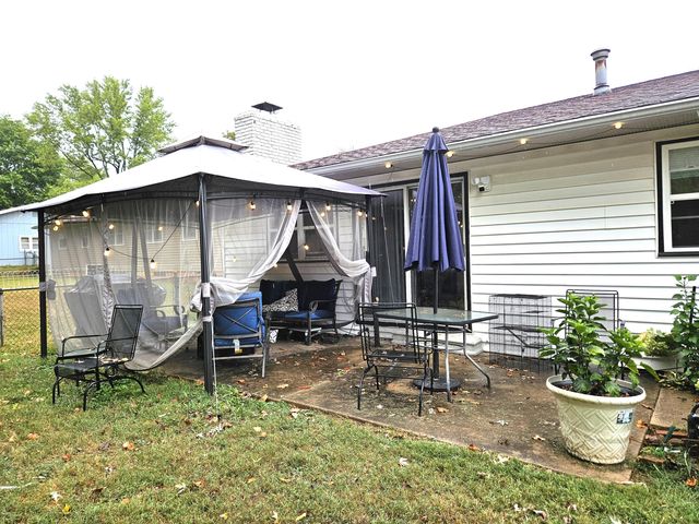 1967 S St Charles Avenue, Springfield, MO 65804