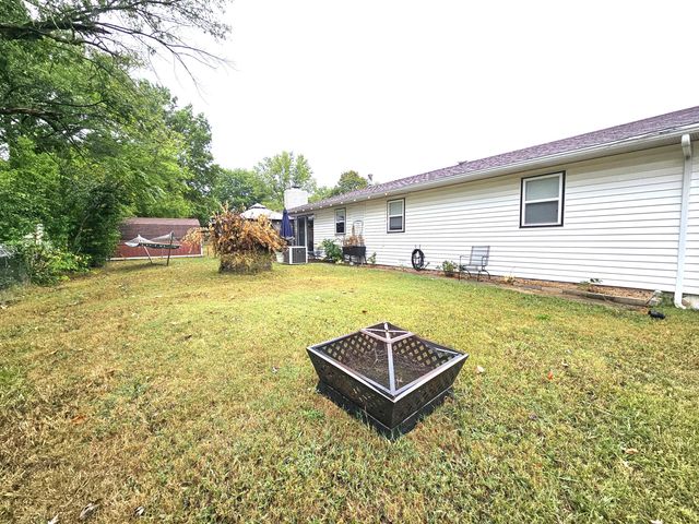 1967 S St Charles Avenue, Springfield, MO 65804