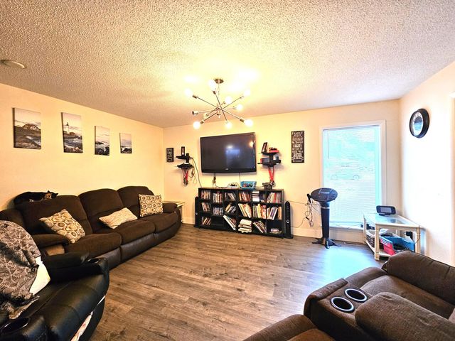 1967 S St Charles Avenue, Springfield, MO 65804