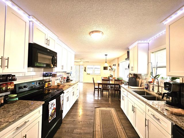 1967 S St Charles Avenue, Springfield, MO 65804