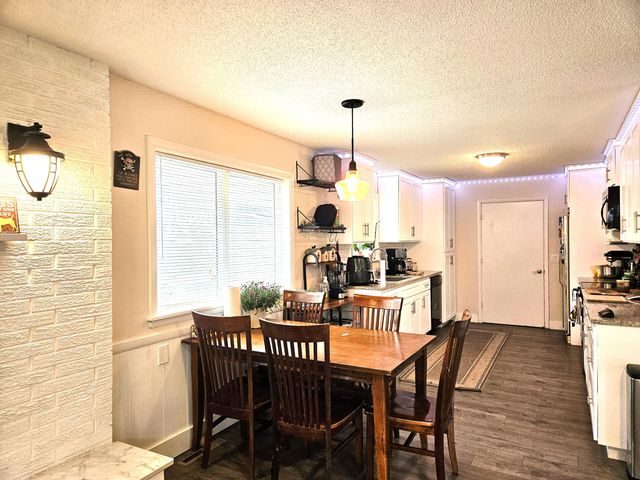 1967 S St Charles Avenue, Springfield, MO 65804