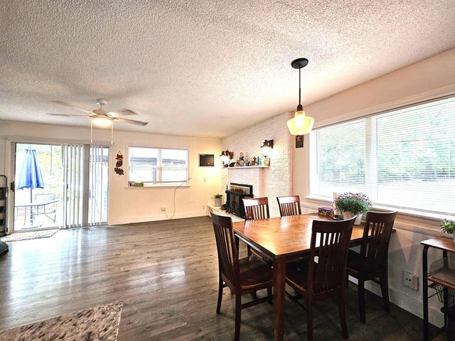 1967 S St Charles Avenue, Springfield, MO 65804