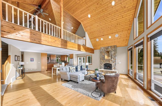 3425 Rose Lane, Camano Island, WA 98282