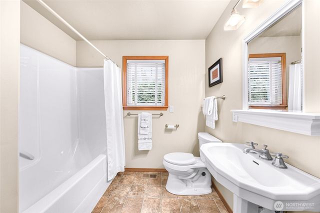 3425 Rose Lane, Camano Island, WA 98282