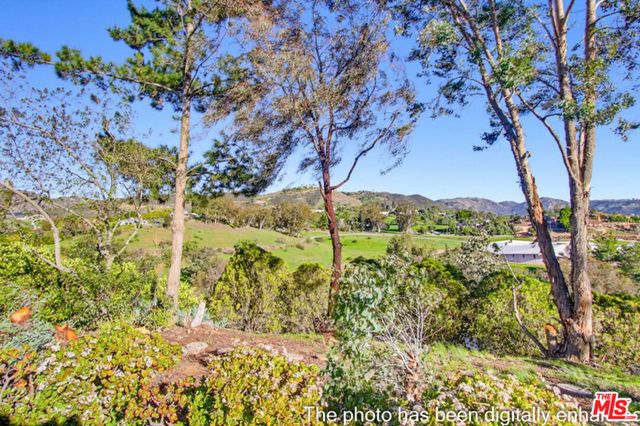 3709 Buena Creek Road, Vista, CA 92084