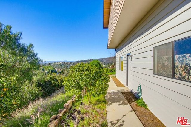 3709 Buena Creek Road, Vista, CA 92084