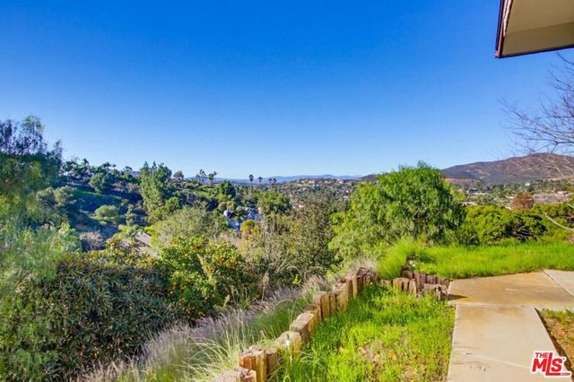 3709 Buena Creek Road, Vista, CA 92084