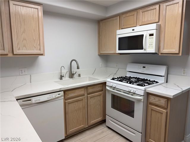 8420 White Eagle Avenue 104, Las Vegas, NV 89145