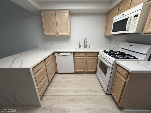 8420 White Eagle Avenue 104, Las Vegas, NV 89145