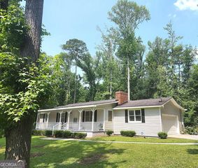 1129 Sandy Beach Drive, Macon, GA 31220