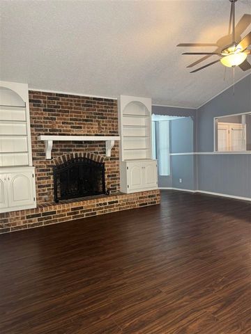 2312 NE Village Dr, Lawton, OK 73505