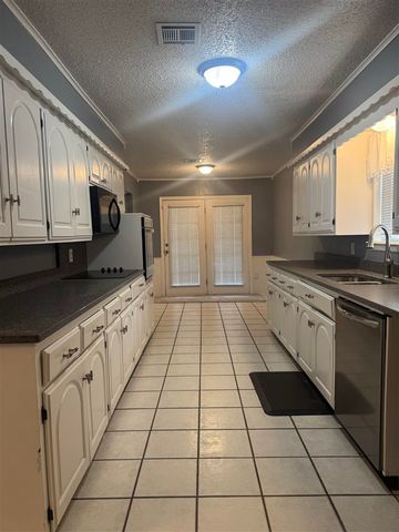 2312 NE Village Dr, Lawton, OK 73505