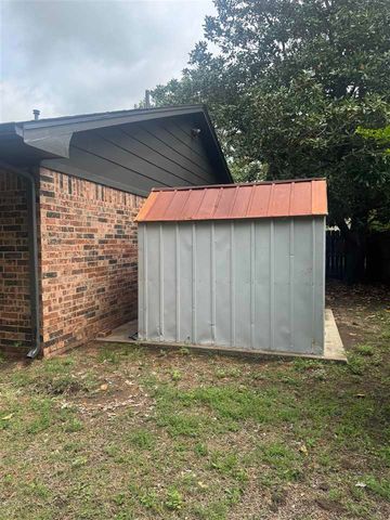 2312 NE Village Dr, Lawton, OK 73505