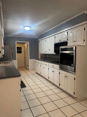 2312 NE Village Dr, Lawton, OK 73505