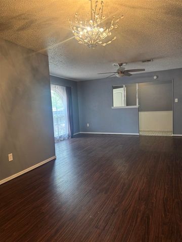 2312 NE Village Dr, Lawton, OK 73505