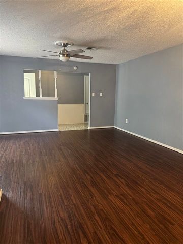 2312 NE Village Dr, Lawton, OK 73505