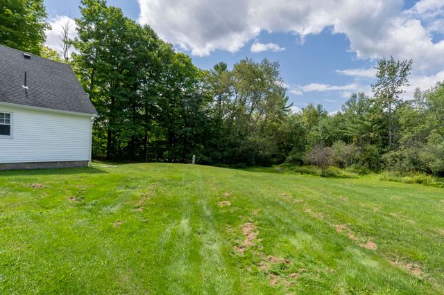 621 Bradford Road, Newport, NH 03773