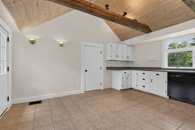 621 Bradford Road, Newport, NH 03773