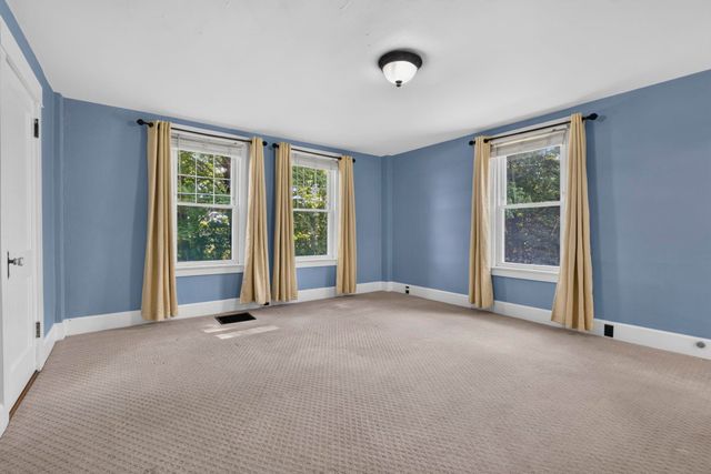 621 Bradford Road, Newport, NH 03773