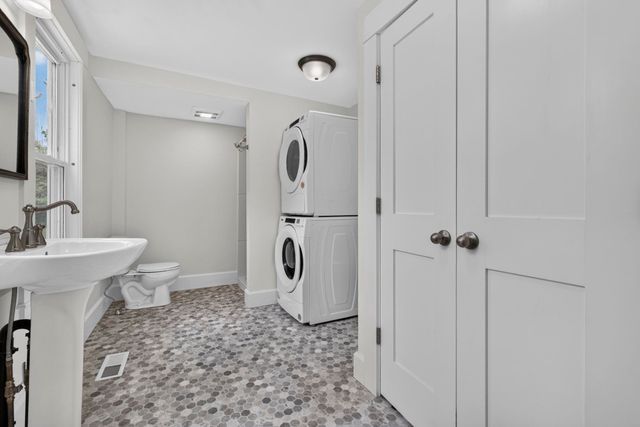 621 Bradford Road, Newport, NH 03773