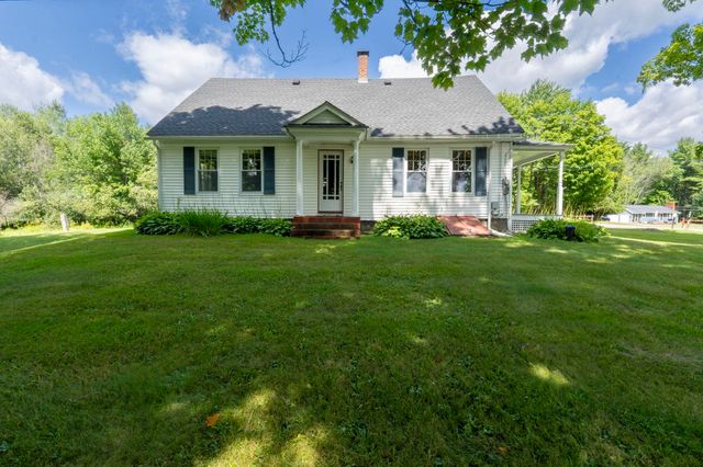 621 Bradford Road, Newport, NH 03773