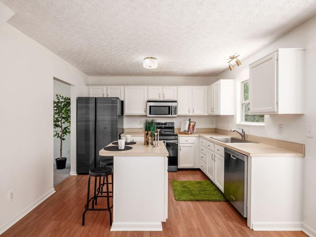 2001 Queens Meadow Lane, Grove City, OH 43123
