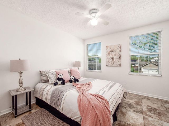 2001 Queens Meadow Lane, Grove City, OH 43123
