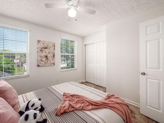 2001 Queens Meadow Lane, Grove City, OH 43123