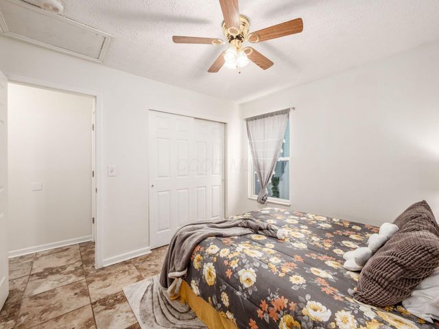 2001 Queens Meadow Lane, Grove City, OH 43123