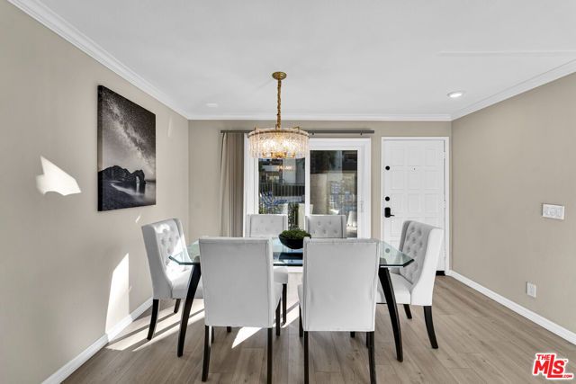 5800 Owensmouth Avenue 40, Woodland Hills (los Angeles), CA 91367