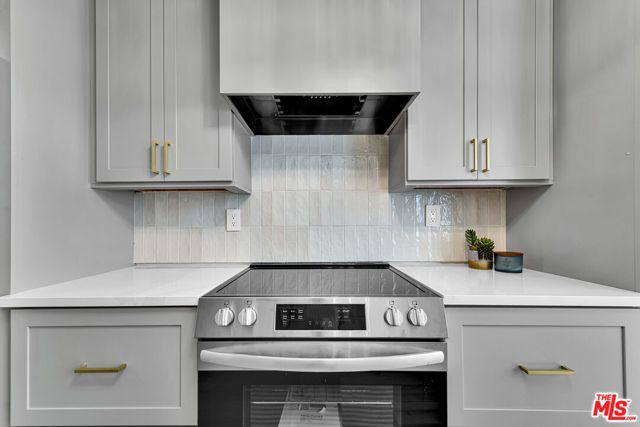 5800 Owensmouth Avenue 40, Woodland Hills (los Angeles), CA 91367