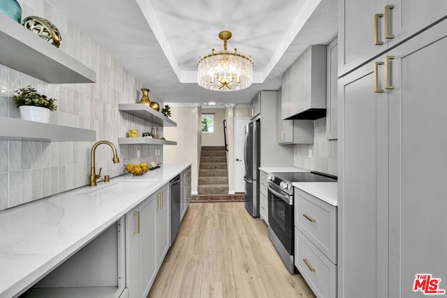 5800 Owensmouth Avenue 40, Woodland Hills (los Angeles), CA 91367