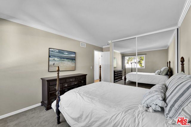 5800 Owensmouth Avenue 40, Woodland Hills (los Angeles), CA 91367