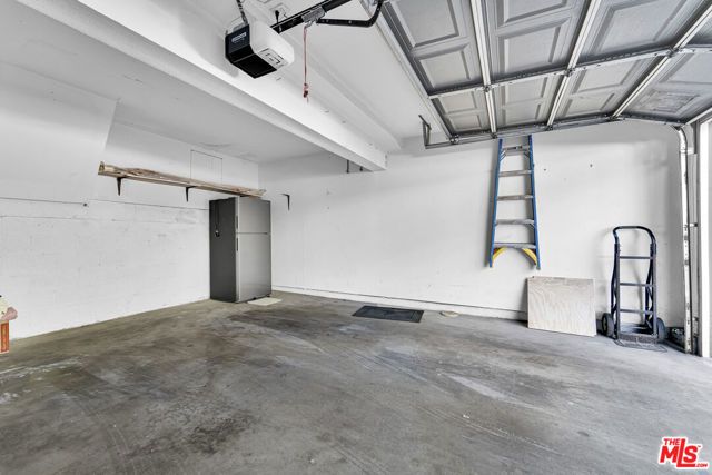 5800 Owensmouth Avenue 40, Woodland Hills (los Angeles), CA 91367