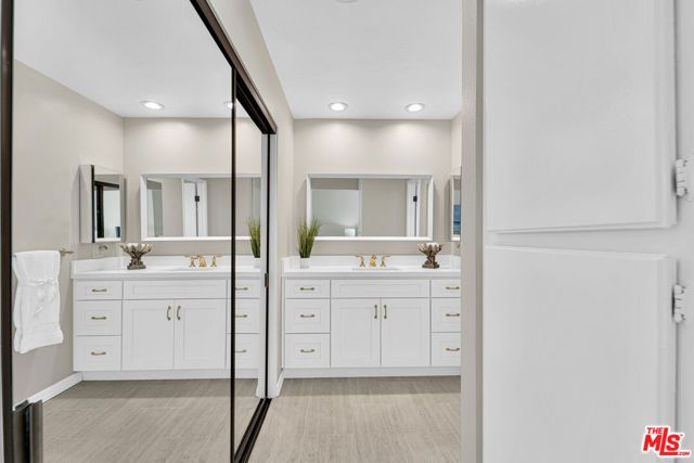 5800 Owensmouth Avenue 40, Woodland Hills (los Angeles), CA 91367