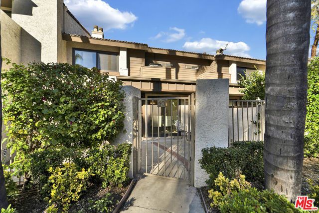 5800 Owensmouth Avenue 40, Woodland Hills (los Angeles), CA 91367